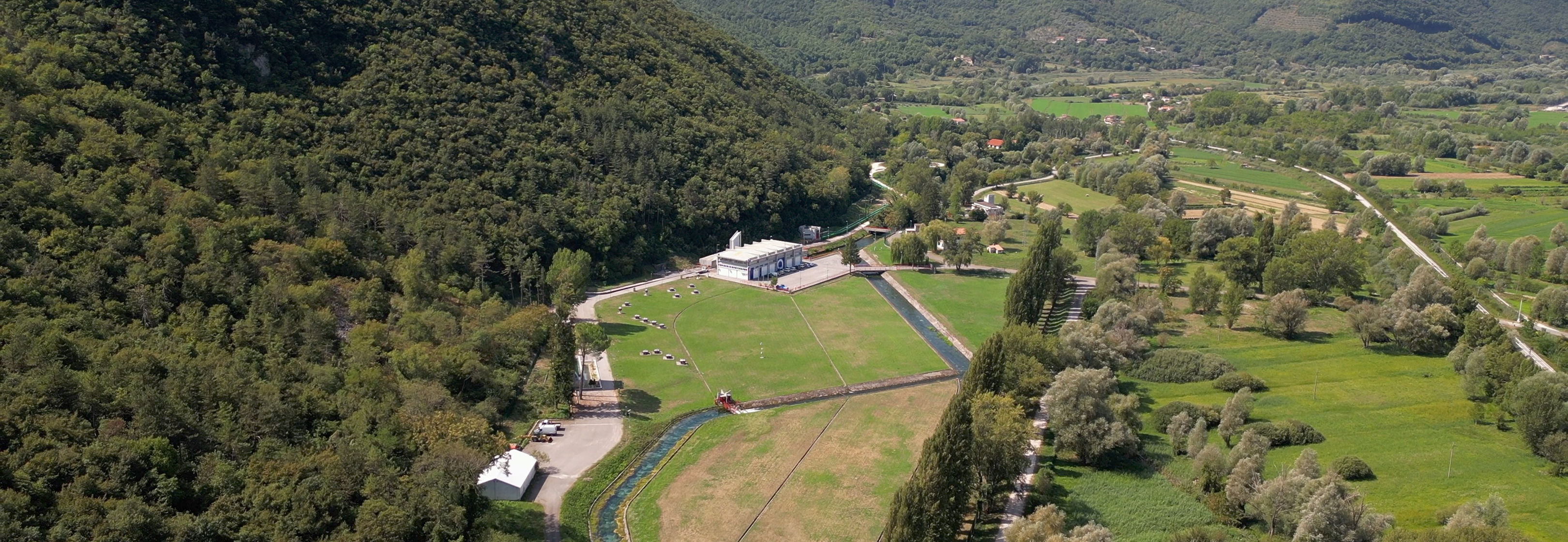 Vista panoramica dell'infrastruttura dell'Acquedotto del Peschiera